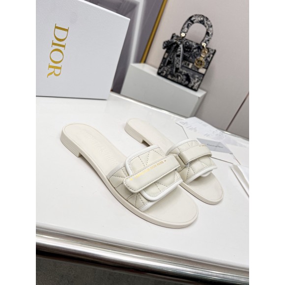 D*or dio(r)evolution slide sandals in white calfskin