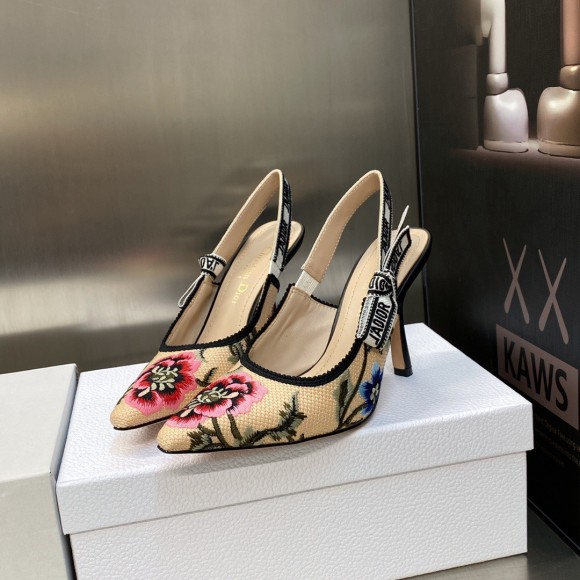 D*or j'aD*or slingback pumps 100mm in beige petites fleurs embroidered raffia