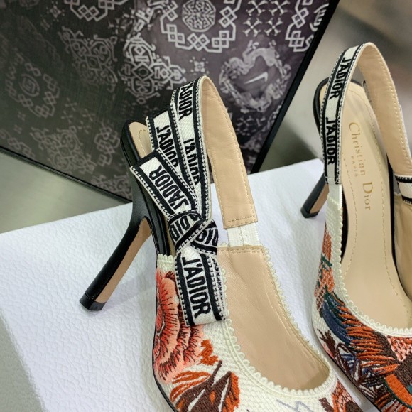 D*or j'aD*or slingback pumps 100mm in jardin d'hiver embroidered cotton