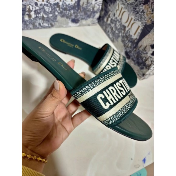 D*or dway slides in green embroidered cotton