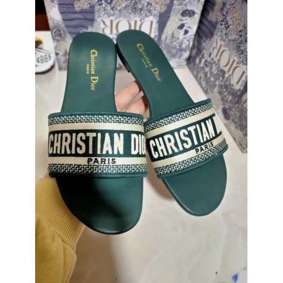 D*or dway slides in green embroidered cotton