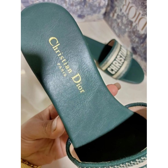 D*or dway slides in green embroidered cotton