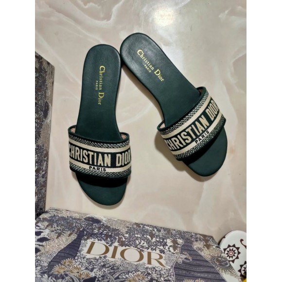 D*or dway slides in green embroidered cotton