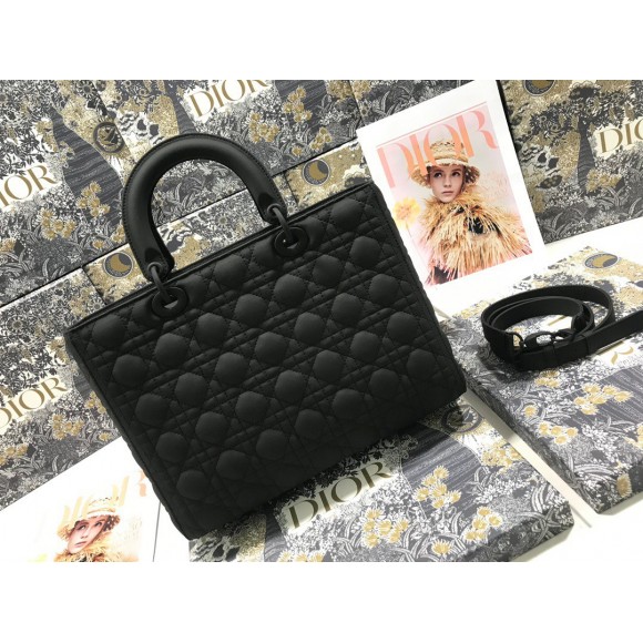 D*or lady D*or large bag in black ultramatte cannage calfskin