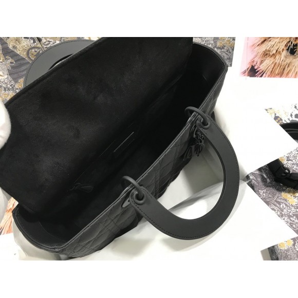 D*or lady D*or large bag in black ultramatte cannage calfskin