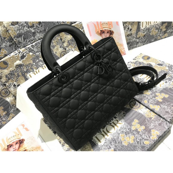 D*or lady D*or large bag in black ultramatte cannage calfskin