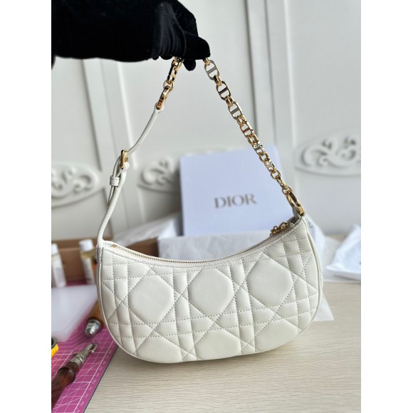 D*or cd lounge bag in white macrocannage lambskin