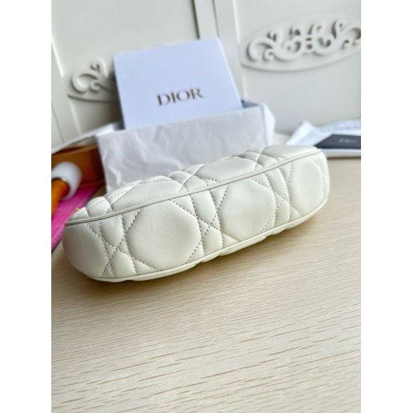 D*or cd lounge bag in white macrocannage lambskin