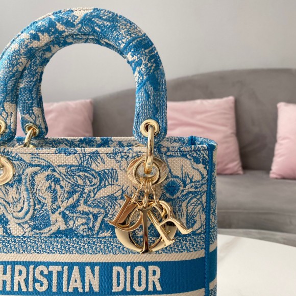 D*or lady d-lite medium bag in blue toile de jouy canvas