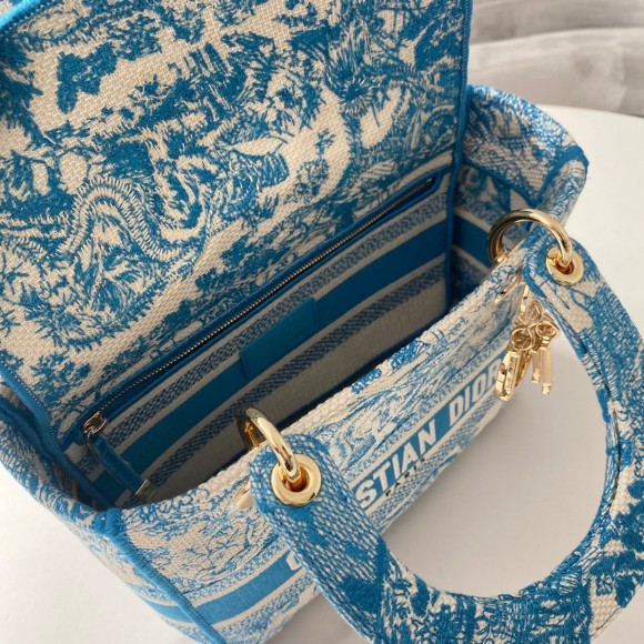 D*or lady d-lite medium bag in blue toile de jouy canvas