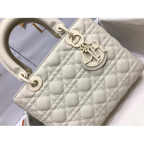 D*or lady D*or medium bag in white ultramatte cannage calfskin