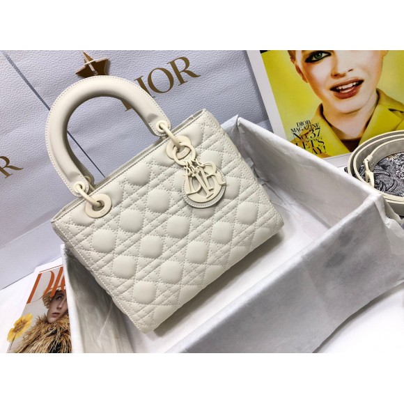 D*or lady D*or medium bag in white ultramatte cannage calfskin