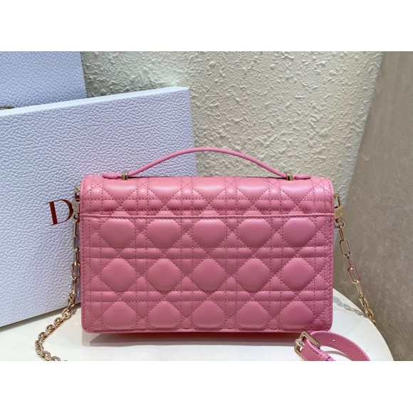 D*or miss D*or top handle bag in melocoton pink cannage lambskin