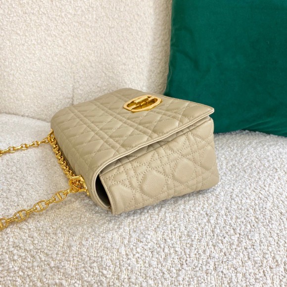 D*or caro large bag in beige cannage calfskin