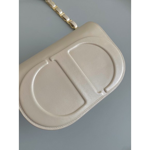 D*or cd signature chain bag in beige calfskin