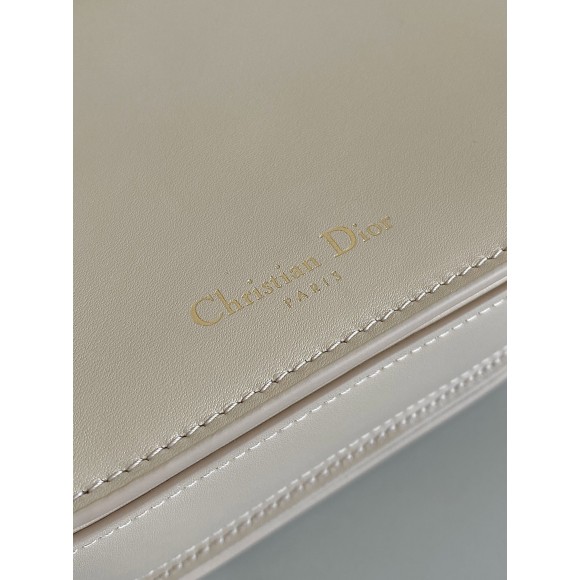 D*or cd signature chain bag in beige calfskin