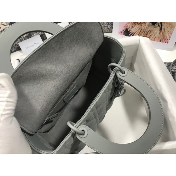 D*or lady D*or medium bag in grey ultramatte cannage calfskin