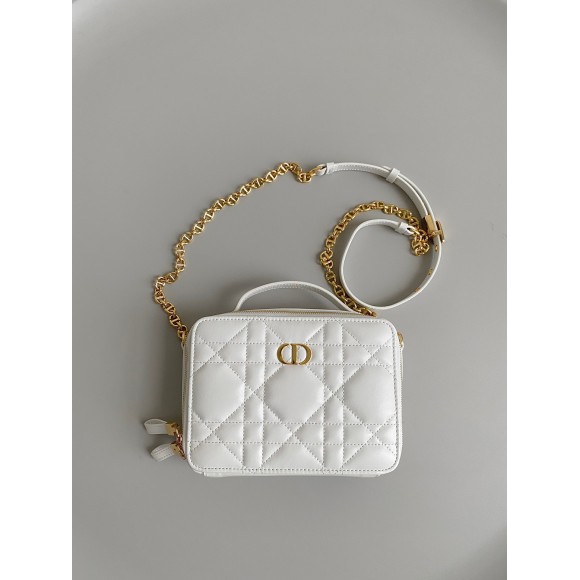 D*or caro box bag with chain in white macrocannage calfskin