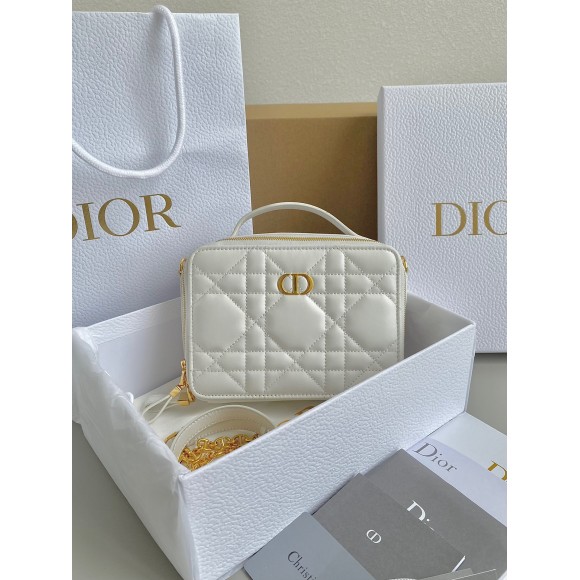 D*or caro box bag with chain in white macrocannage calfskin