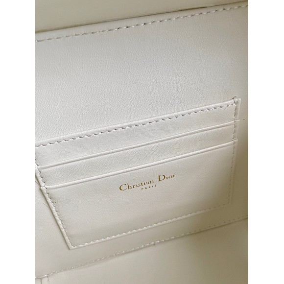 D*or caro box bag with chain in white macrocannage calfskin