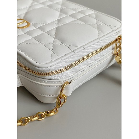 D*or caro box bag with chain in white macrocannage calfskin