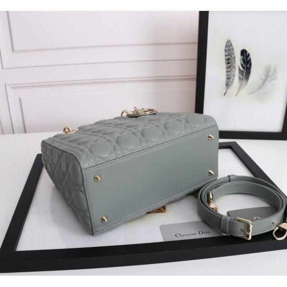 D*or lady D*or medium bag in grey lambskin with enamel charm