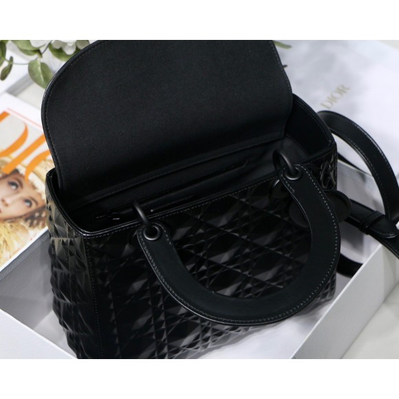 D*or lady D*or medium bag in black diamond calfskin