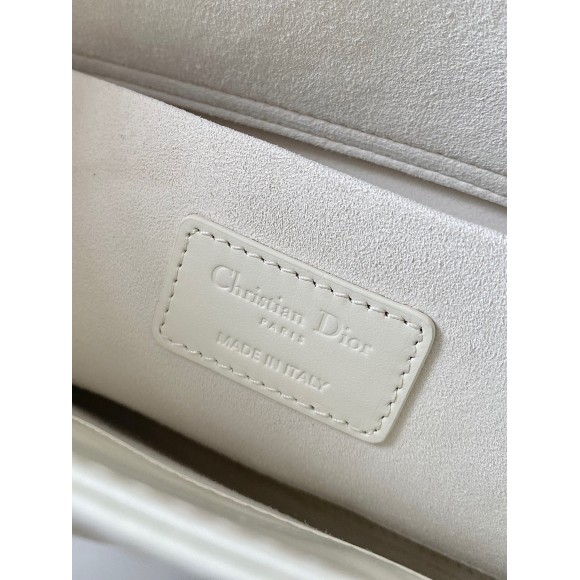 D*or lady d-joy medium bag in white calfskin with diamond motif