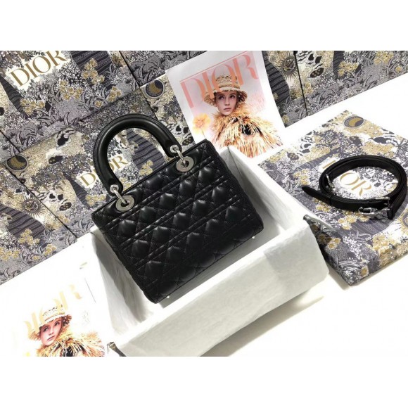 D*or lady D*or medium bag in noir cannage lambskin