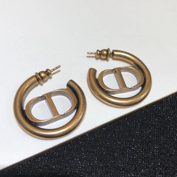 D*or 30 montaigne hoop earrings in antique gold-finish metal