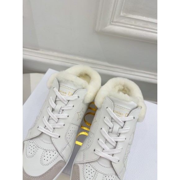 D*or star low-top sneakers in white calfskin and shearling