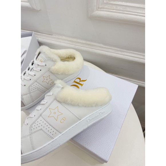 D*or star low-top sneakers in white calfskin and shearling