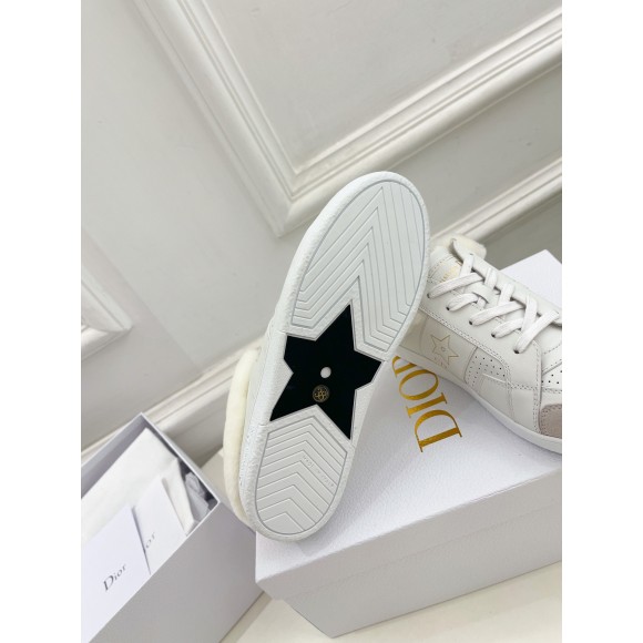 D*or star low-top sneakers in white calfskin and shearling