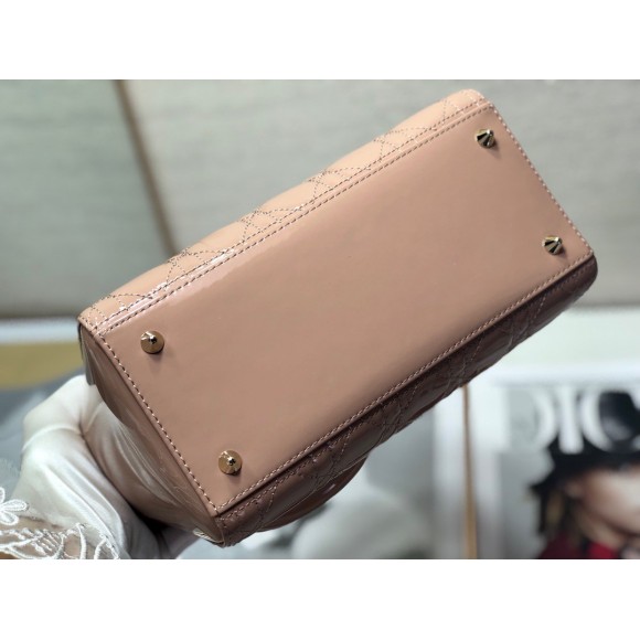 D*or lady D*or medium bag in blush patent cannage calfskin