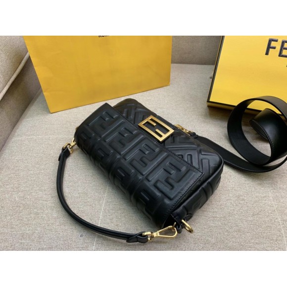 F**di medium baguette bag in black ff nappa leather