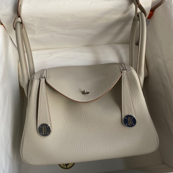 Hermes Lindy 26 Handmade Bag In Beton Clemence Leather Hermes Lindy 26 Handmade Bag In Beton Clemence Leather