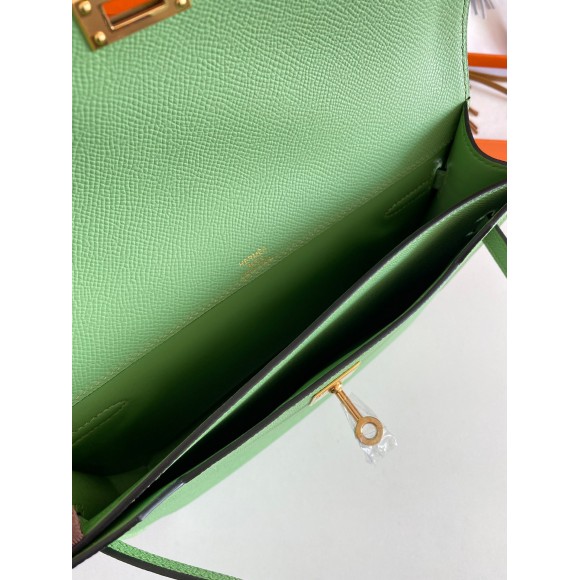 H**mes kelly depeches 25 pouch in vert criquet epsom calfskin