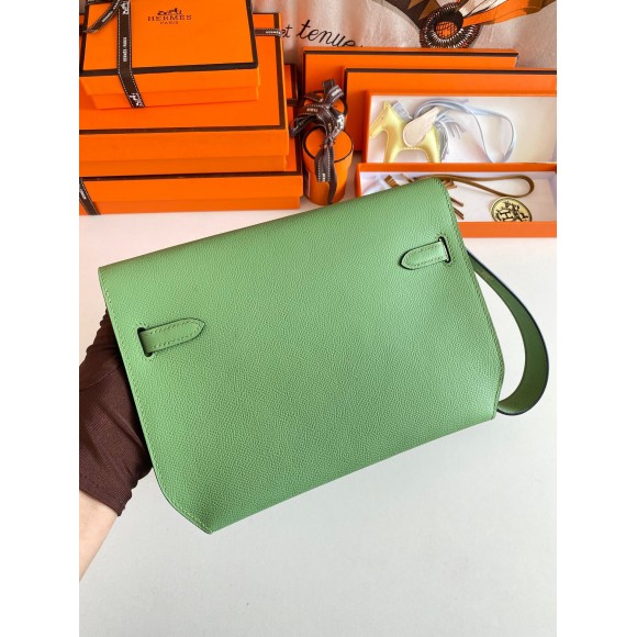 H**mes kelly depeches 25 pouch in vert criquet epsom calfskin