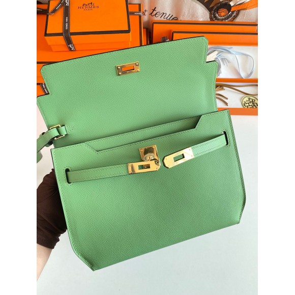 H**mes kelly depeches 25 pouch in vert criquet epsom calfskin