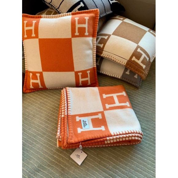 H**mes avalon throw blanket in orange wool and cashmere