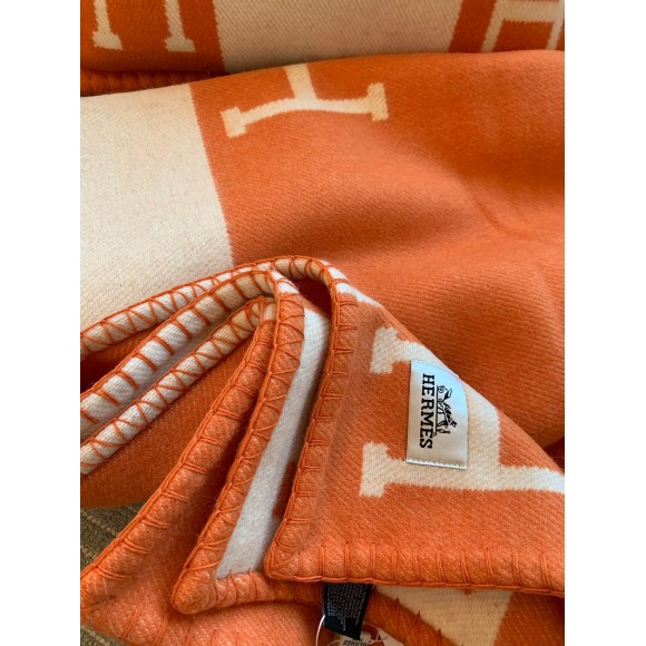 H**mes avalon throw blanket in orange wool and cashmere