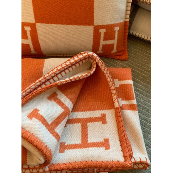 H**mes avalon throw blanket in orange wool and cashmere