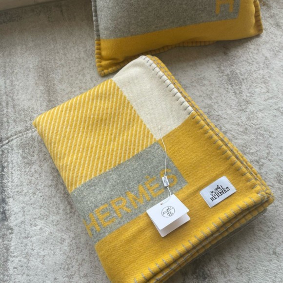 H**mes h riviera blanket in yellow wool and cashmere