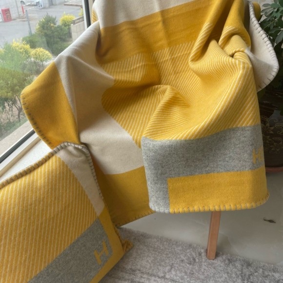 H**mes h riviera blanket in yellow wool and cashmere