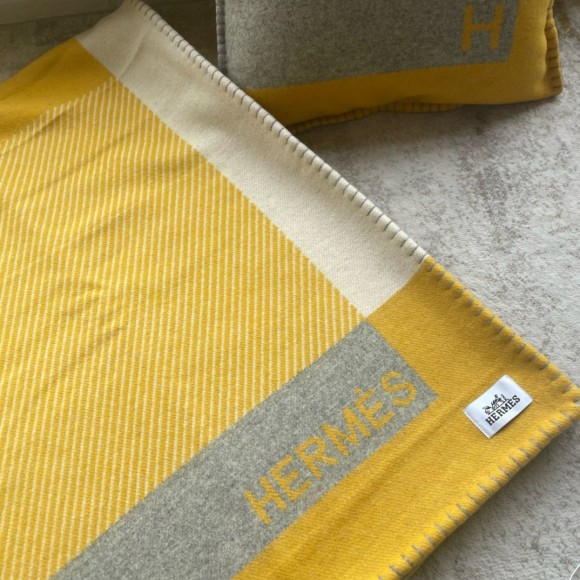 H**mes h riviera blanket in yellow wool and cashmere