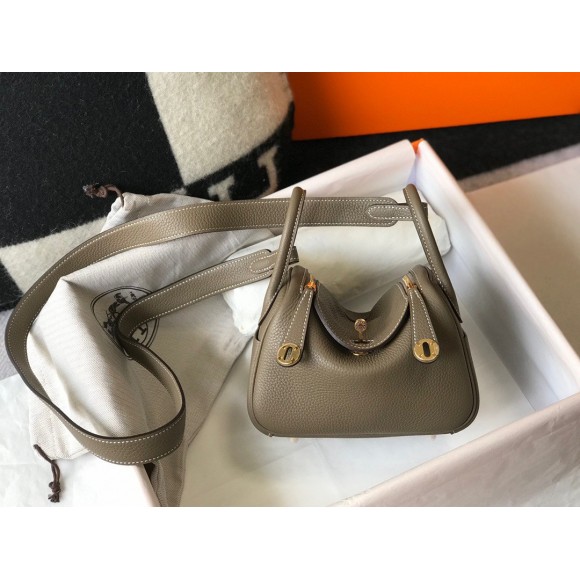 H**mes lindy mini bag in taupe clemence leather ghw