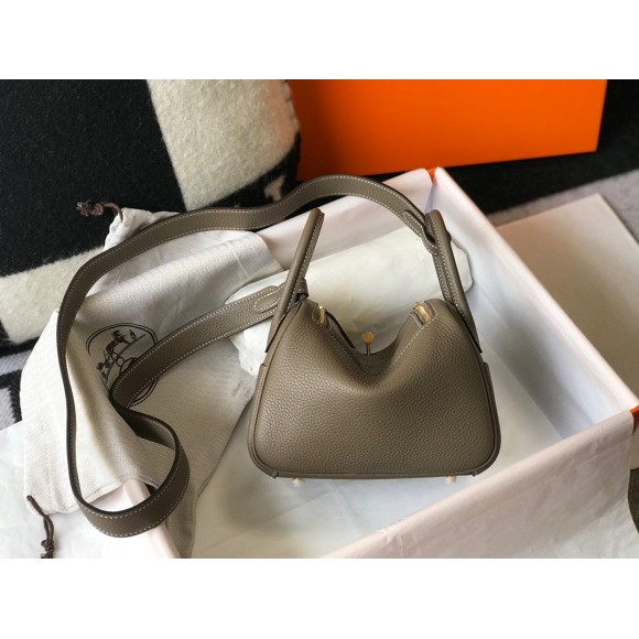 H**mes lindy mini bag in taupe clemence leather ghw