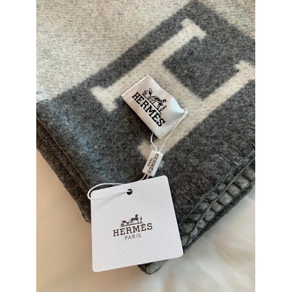 H**mes avalon iii throw blanket in grey wool and cashmere