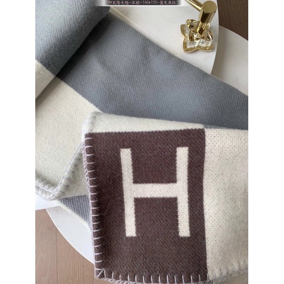 H**mes avalon vibration throw blanket in grey wool and cashmere