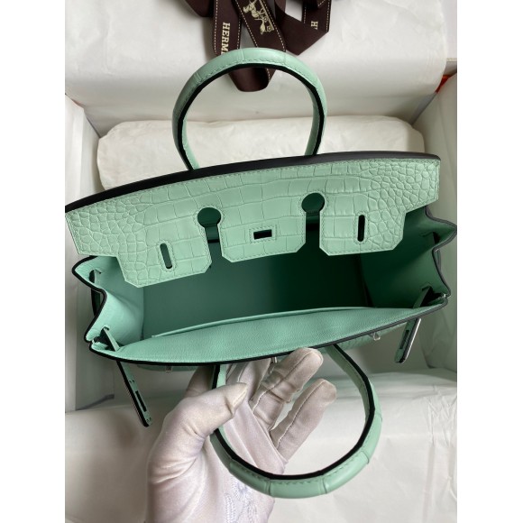 H**mes birkin 25 retourne handmade bag in vert d'eau matte alligator leather